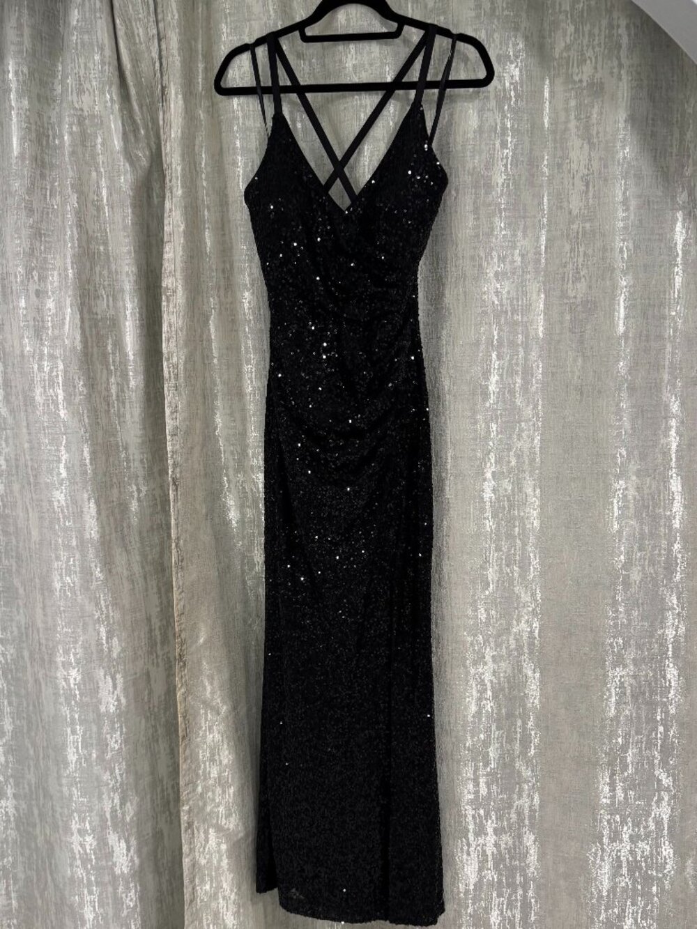 Eliza J Brand sequin evening gown in a size 8, featuring a dramatic high slit